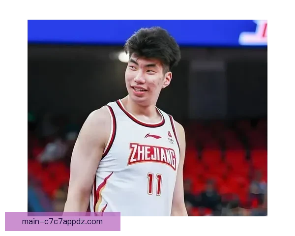 余嘉豪：低谷时不退场，驰援国家队展决心